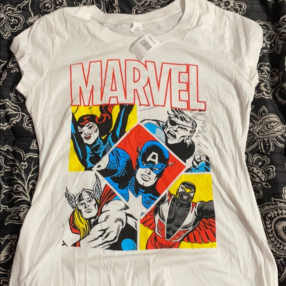 MARVEL GRAPHIC TEE